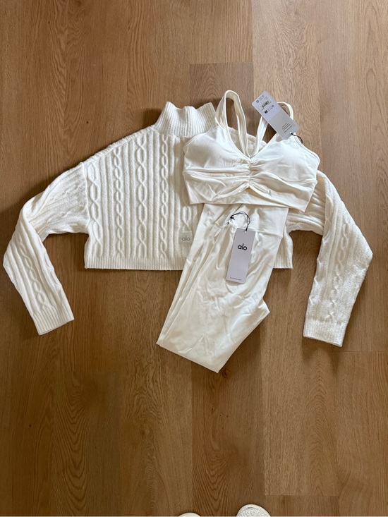 ALO Yoga Other - ALO Yoga Ivory/White Cable-Knit Cropped Sweater with White Bralette & Leggings